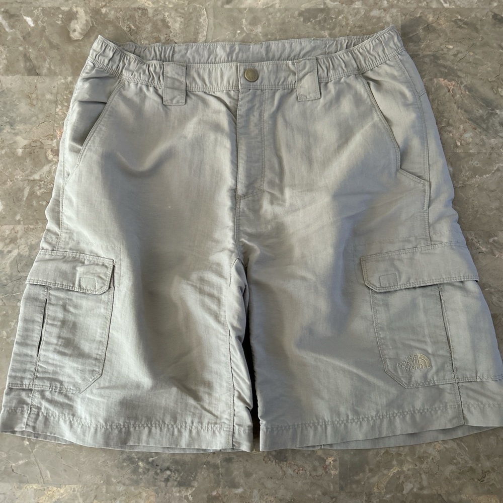 The North Face Nylon Cargo Shorts Beige Mens M 36x9 Outdoor Utility